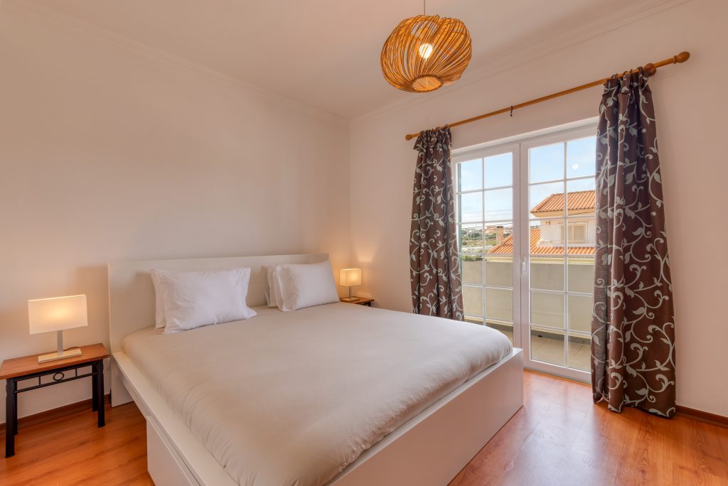 Sleeping room with your a walk-in closet, balcony and your private bathroom!
